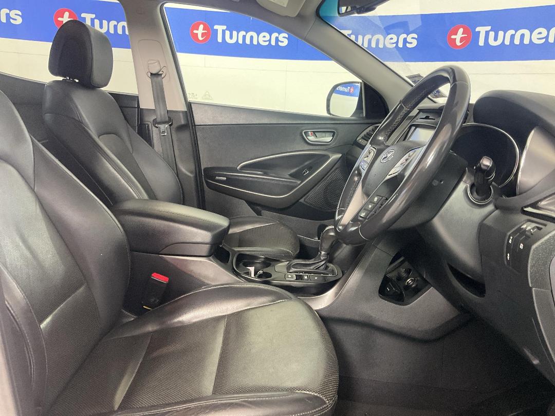 Photo '16' of Hyundai Santa FE