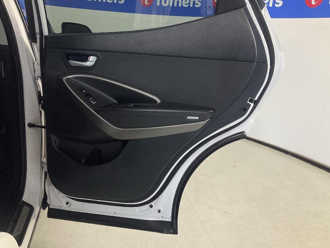 Photo '19' of Hyundai Santa FE