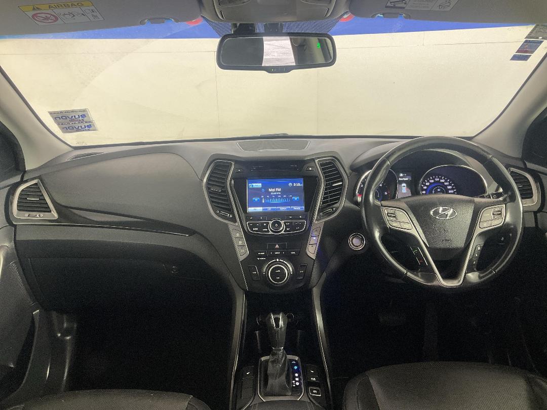 Photo '17' of Hyundai Santa FE