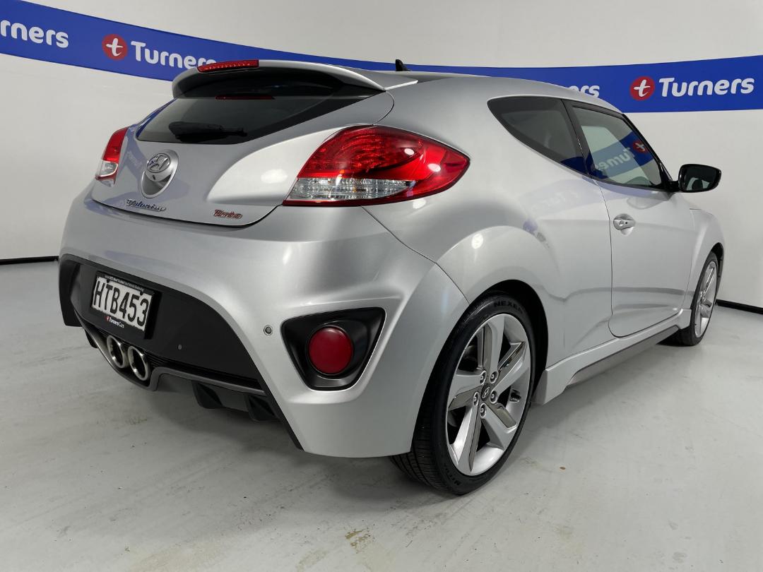 Photo '7' of Hyundai Veloster Photo '7' of Hyundai Veloster