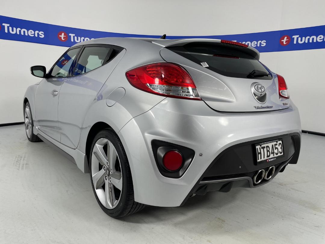 Photo '5' of Hyundai Veloster Photo '5' of Hyundai Veloster