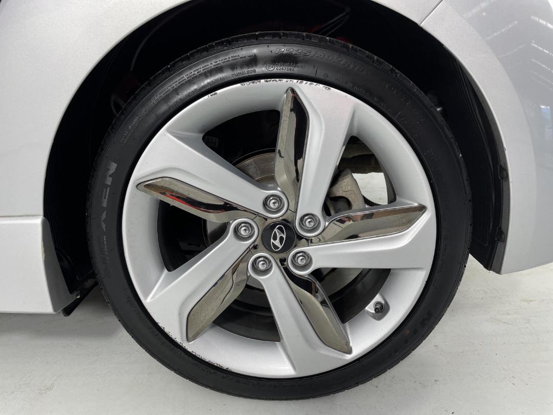 Photo '11' of Hyundai Veloster Photo '11' of Hyundai Veloster