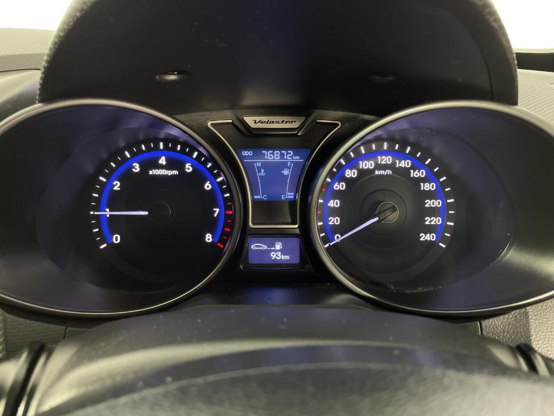 Photo '20' of Hyundai Veloster Photo '20' of Hyundai Veloster