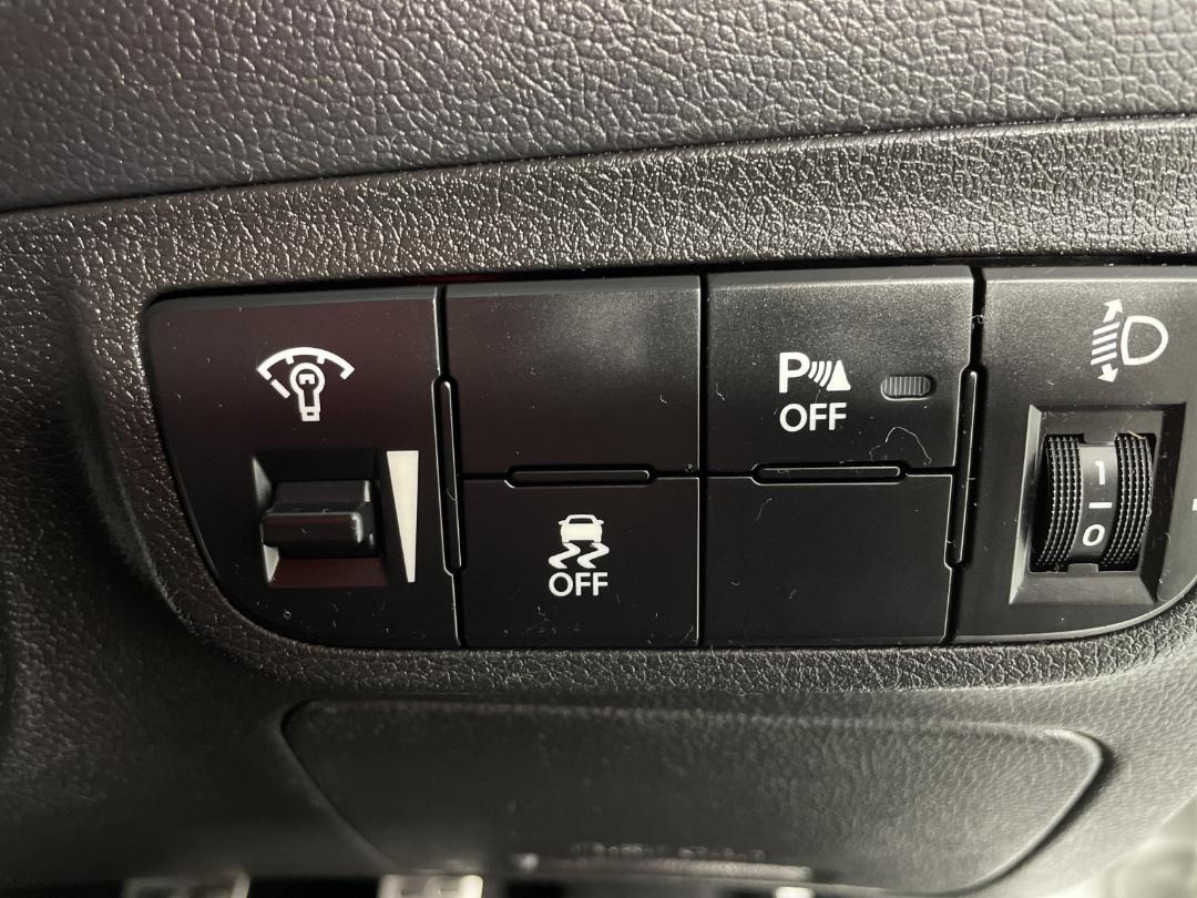 Photo '24' of Hyundai Veloster Photo '24' of Hyundai Veloster