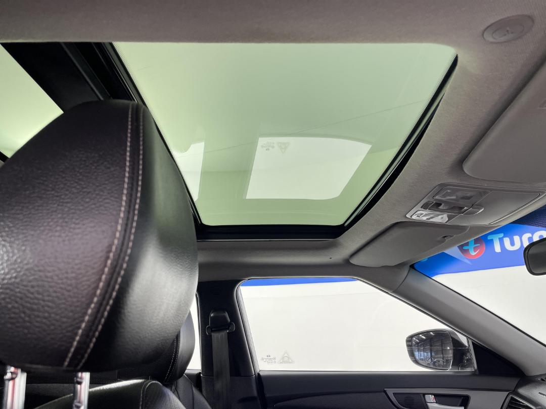 Photo '28' of Hyundai Veloster Photo '28' of Hyundai Veloster