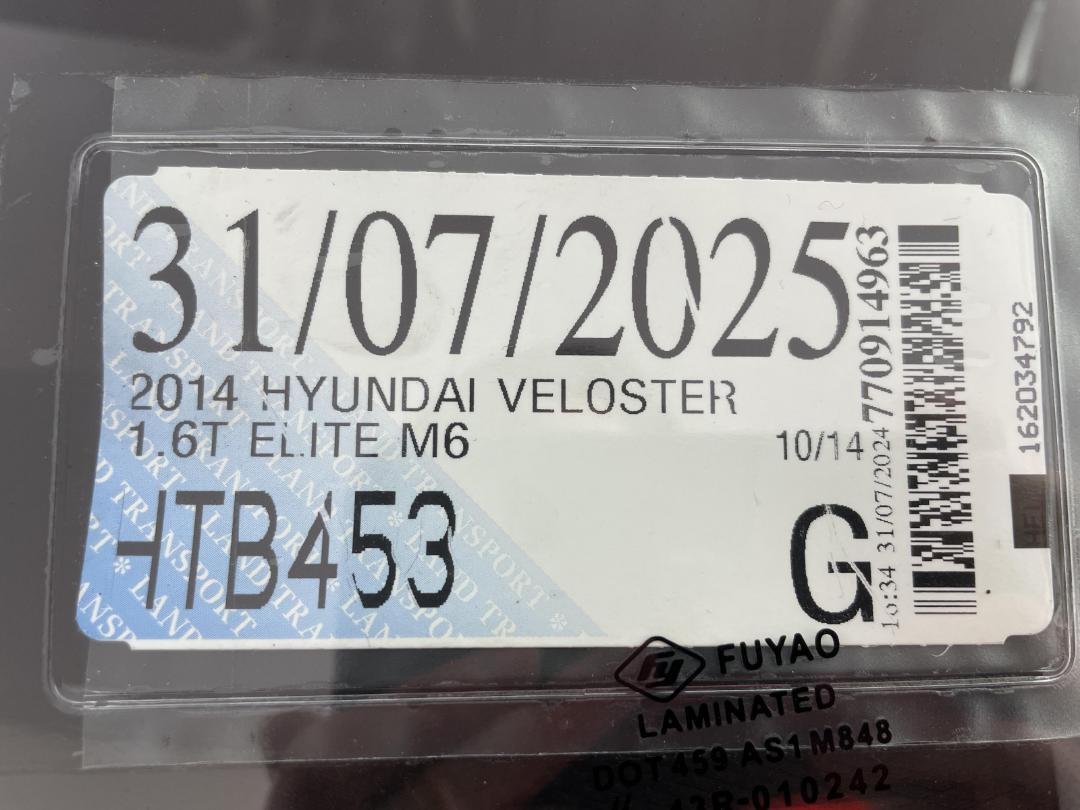 Photo '30' of Hyundai Veloster Photo '30' of Hyundai Veloster