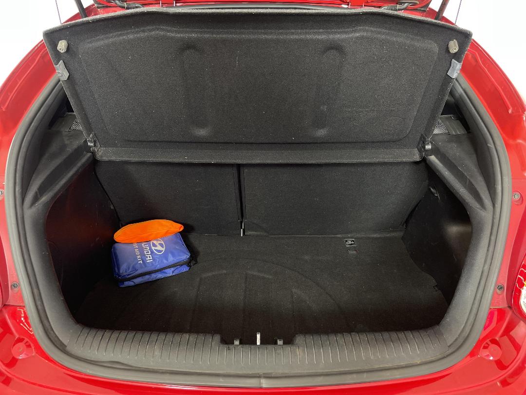 Photo '14' of Hyundai Veloster