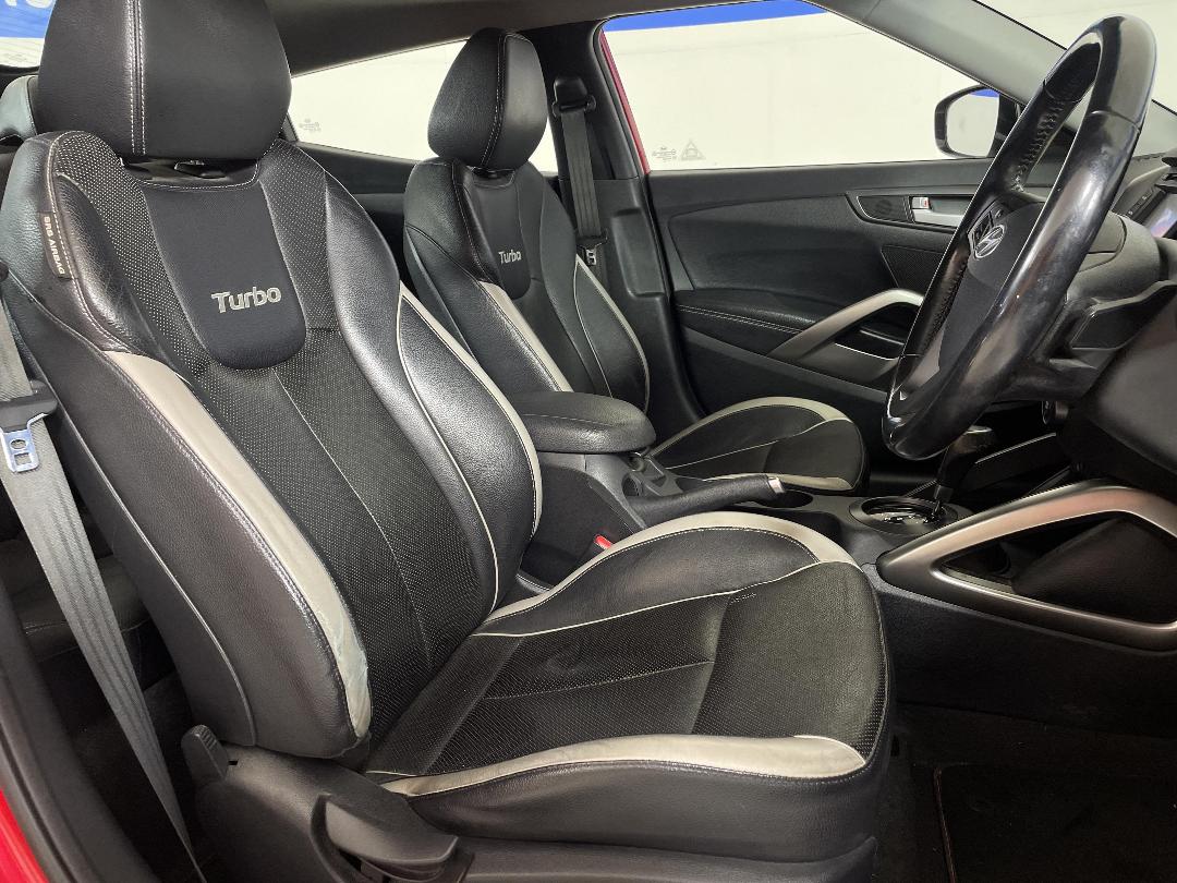 Photo '16' of Hyundai Veloster