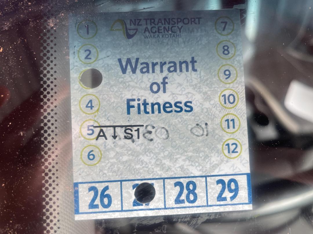 Photo '24' of Hyundai Veloster Photo '24' of Hyundai Veloster