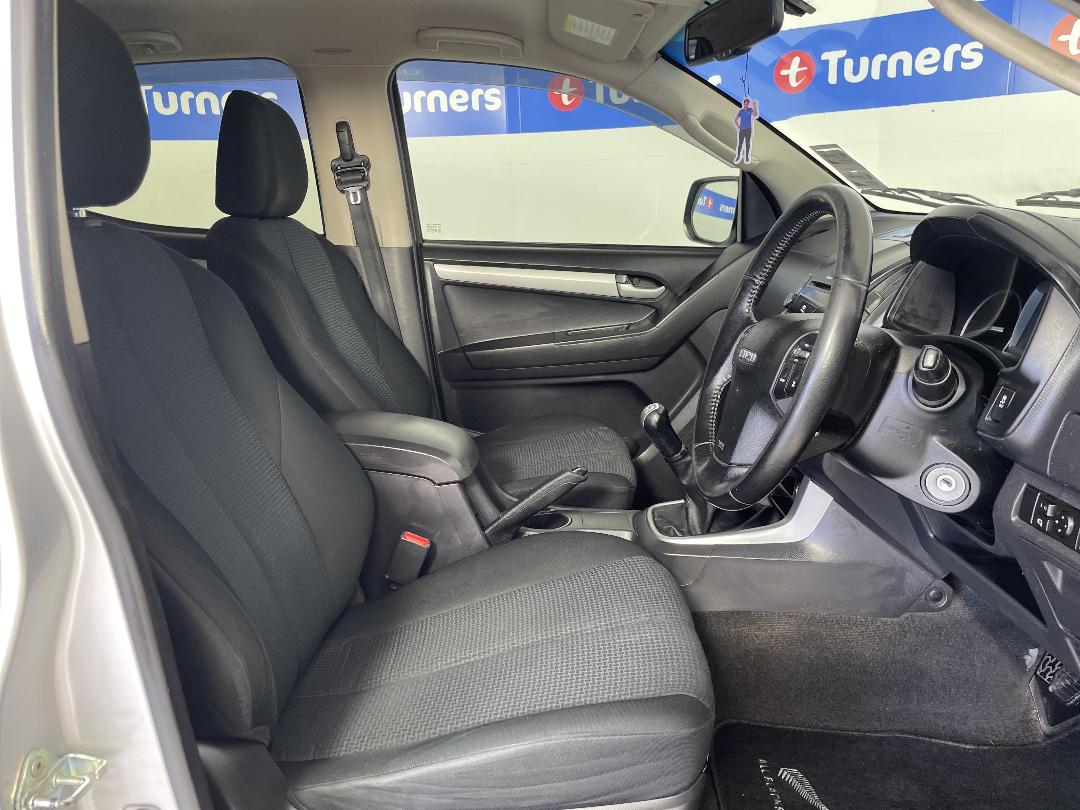 Photo '16' of Isuzu D-MAX