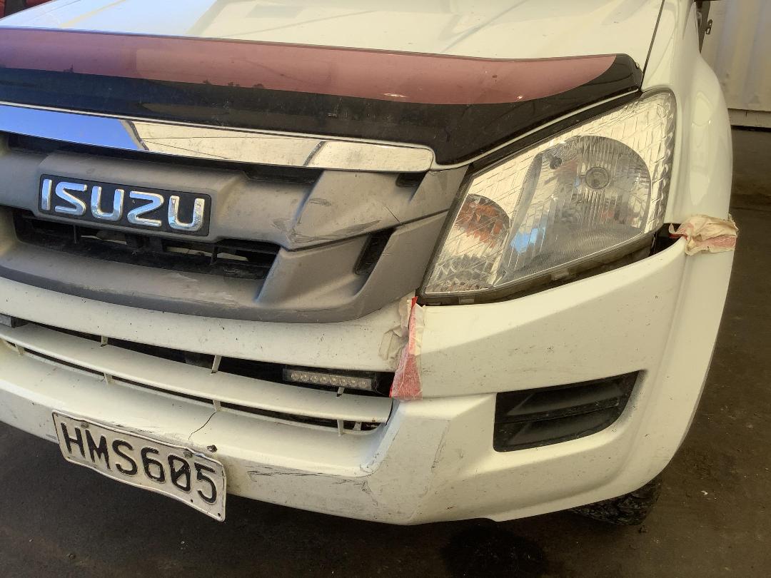 Photo '2' of Isuzu D-MAX LX Space Photo '2' of Isuzu D-MAX LX Space