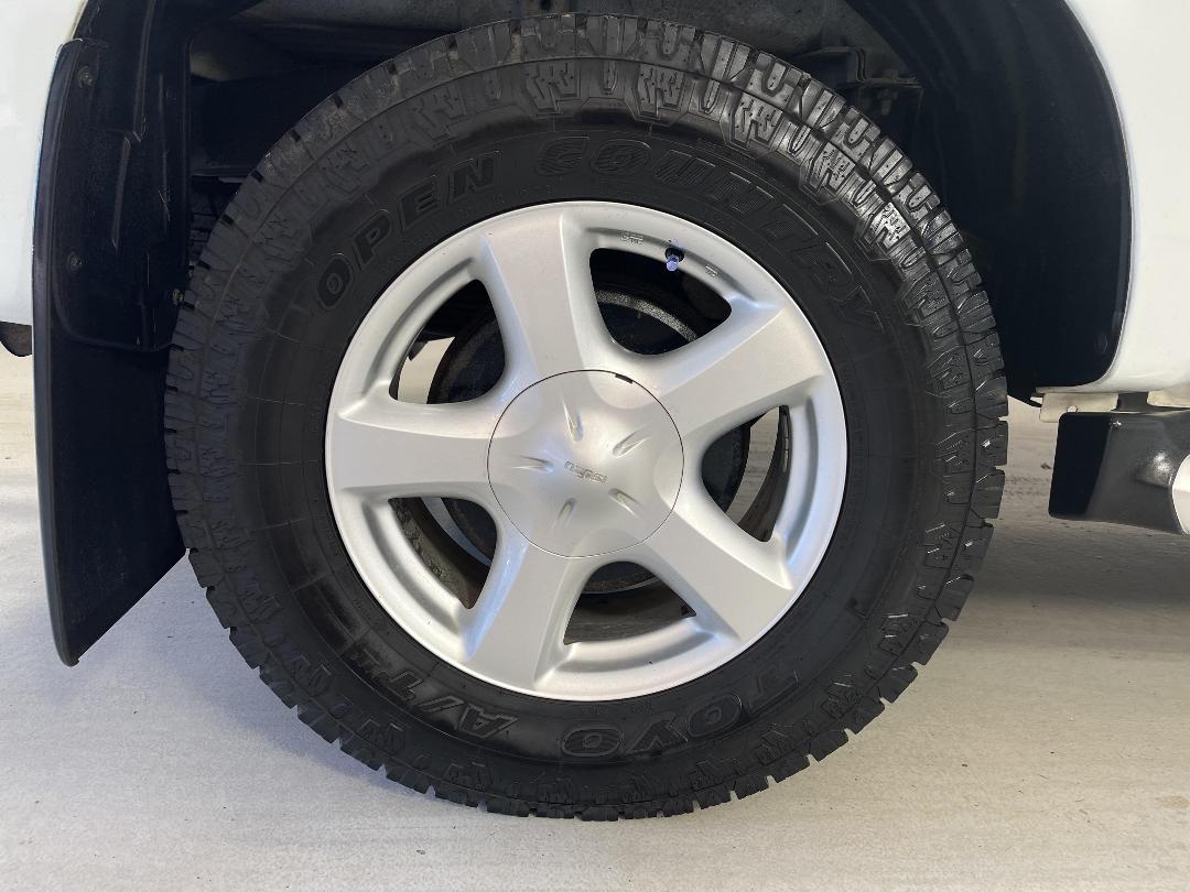 Photo '12' of Isuzu D-MAX