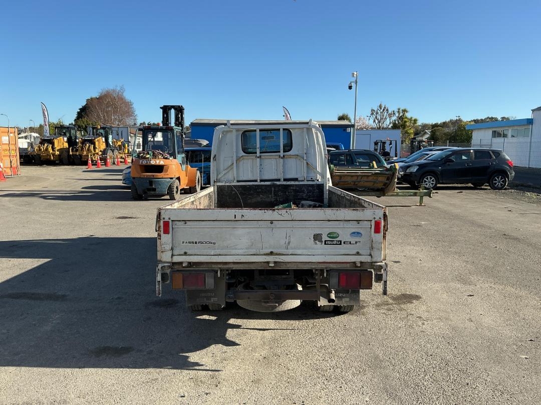 Photo '5' of Isuzu ELF Flat Deck Photo '5' of Isuzu ELF Flat Deck