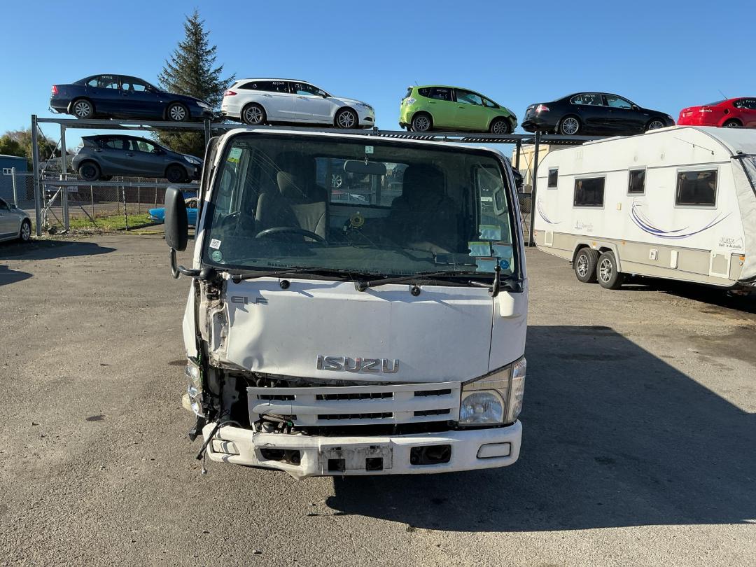 Photo '10' of Isuzu ELF Flat Deck Photo '10' of Isuzu ELF Flat Deck