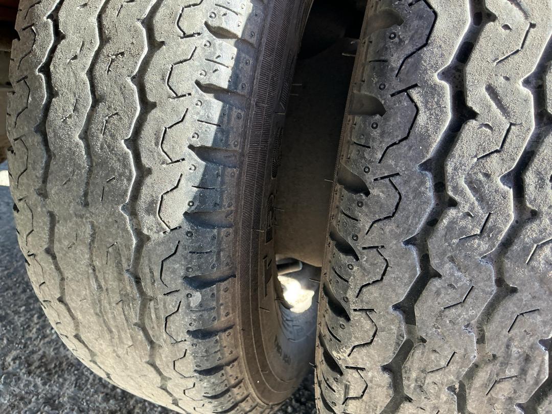 Photo '27' of Isuzu ELF Flat Deck Photo '27' of Isuzu ELF Flat Deck