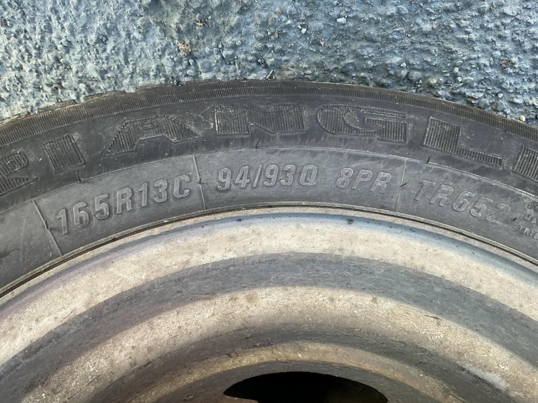 Photo '26' of Isuzu ELF Flat Deck Photo '26' of Isuzu ELF Flat Deck