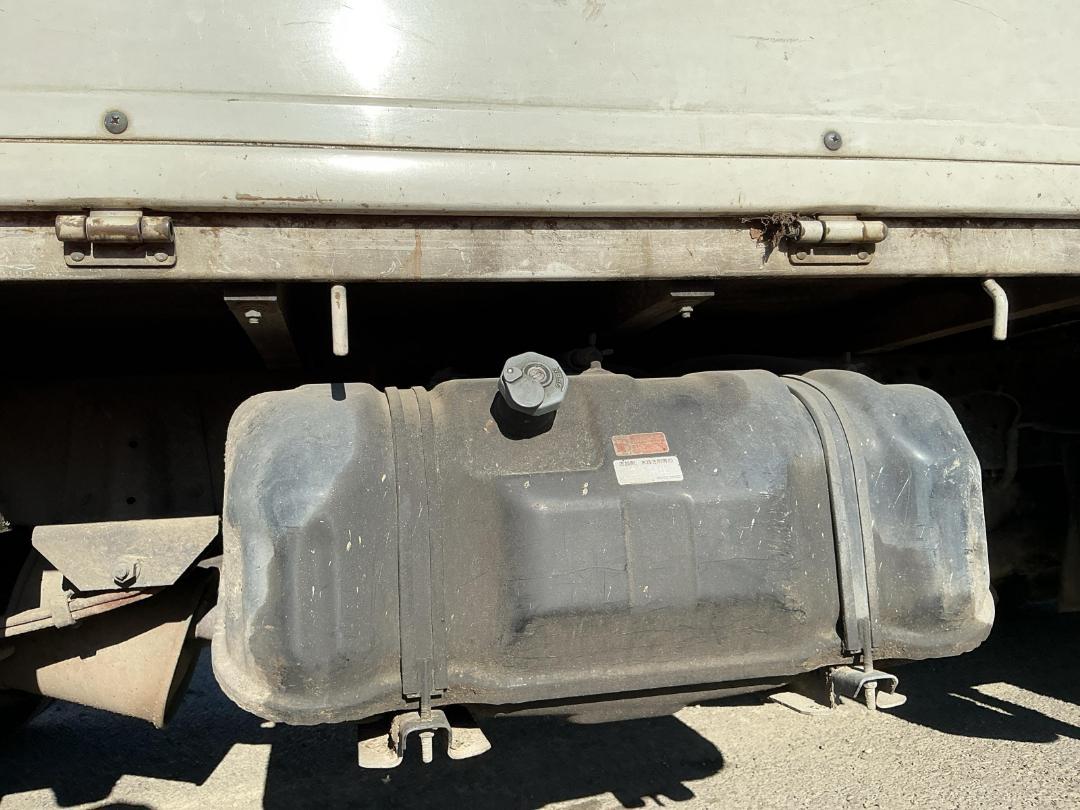 Photo '22' of Isuzu ELF Flat Deck Photo '22' of Isuzu ELF Flat Deck