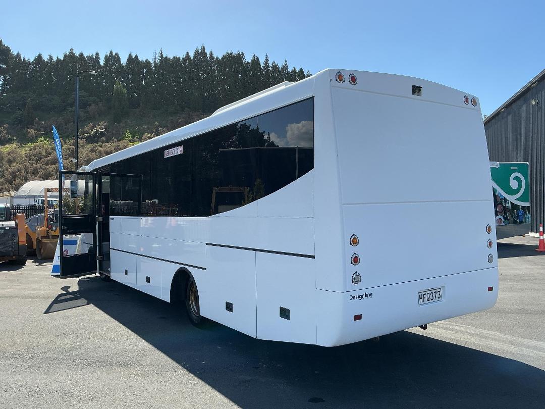 Photo '5' of Isuzu F Series FRD500 AMT Coach