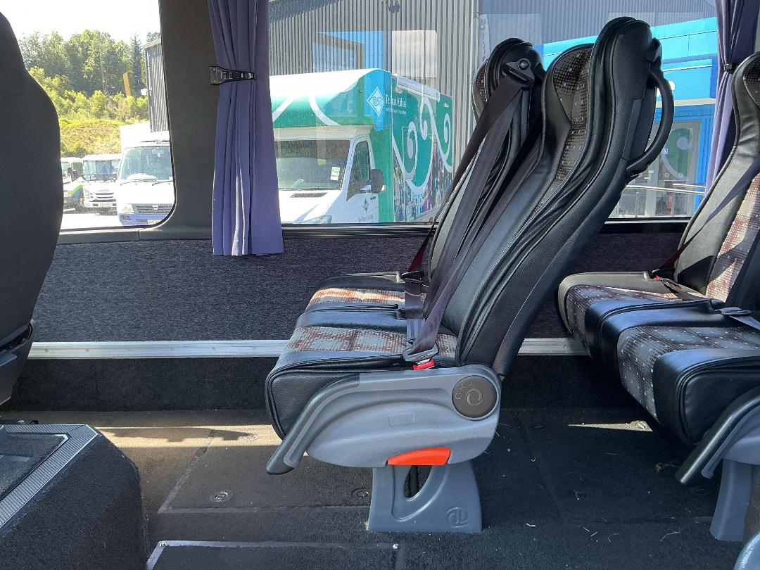 Photo '24' of Isuzu F Series FRD500 AMT Coach