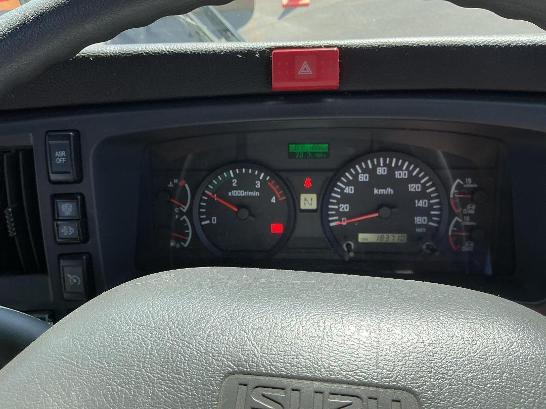 Photo '11' of Isuzu F Series FRD500 AMT Coach