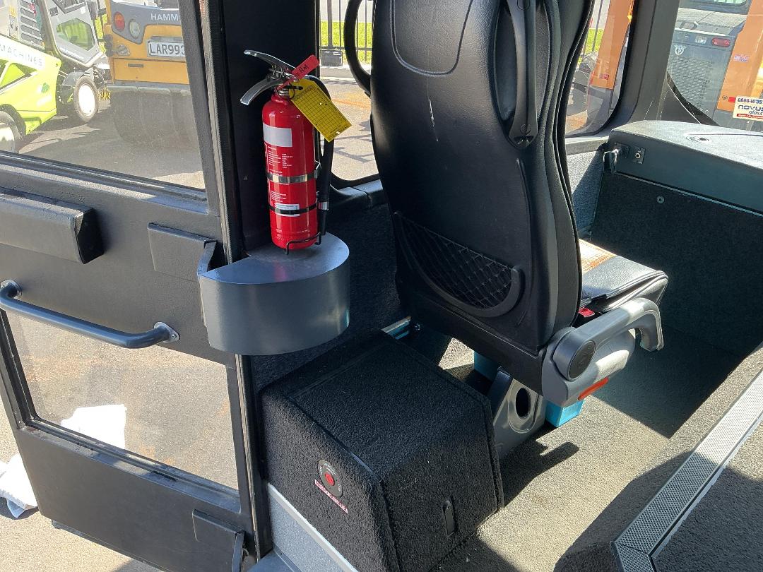 Photo '27' of Isuzu F Series FRD500 AMT Coach