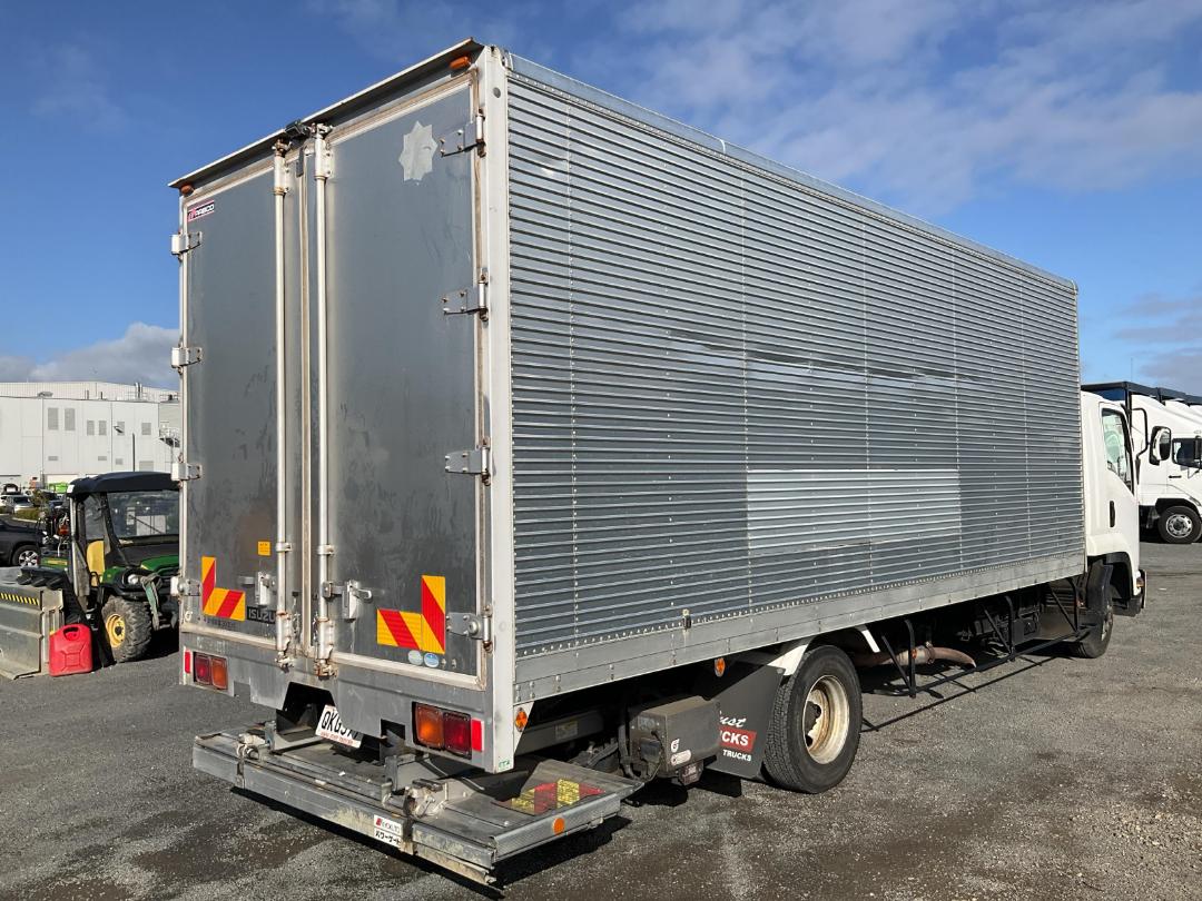 Photo '4' of Isuzu Forward BOXBODY/TAILLIFT Box Body