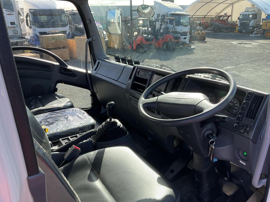 Photo '11' of Isuzu Forward BOXBODY/TAILLIFT Box Body