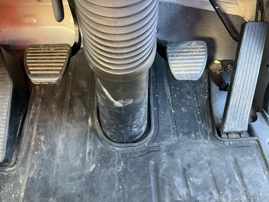 Photo '15' of Isuzu Forward BOXBODY/TAILLIFT Box Body