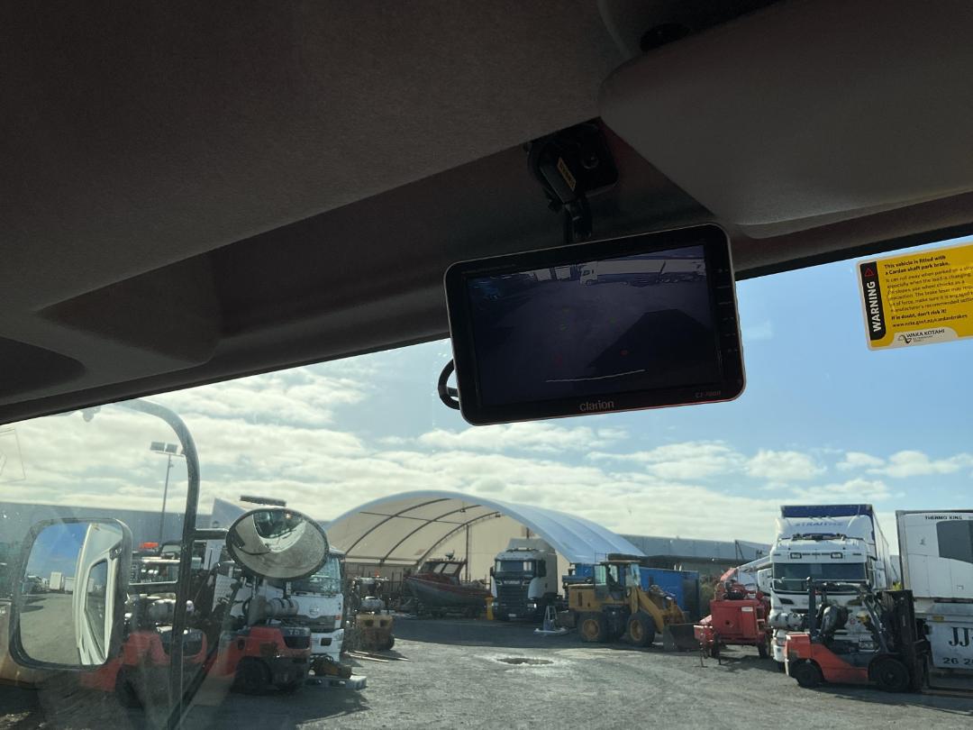 Photo '17' of Isuzu Forward BOXBODY/TAILLIFT Box Body