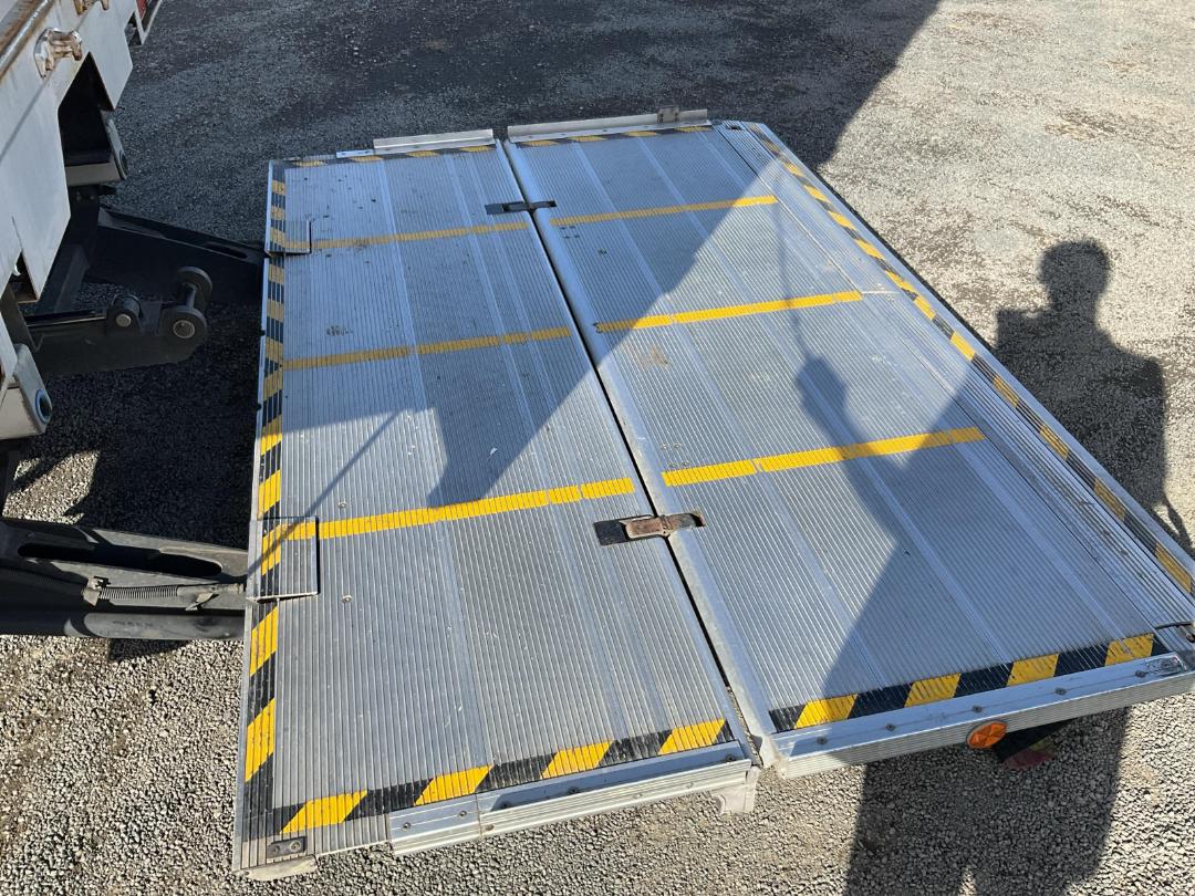 Photo '20' of Isuzu Forward BOXBODY/TAILLIFT Box Body