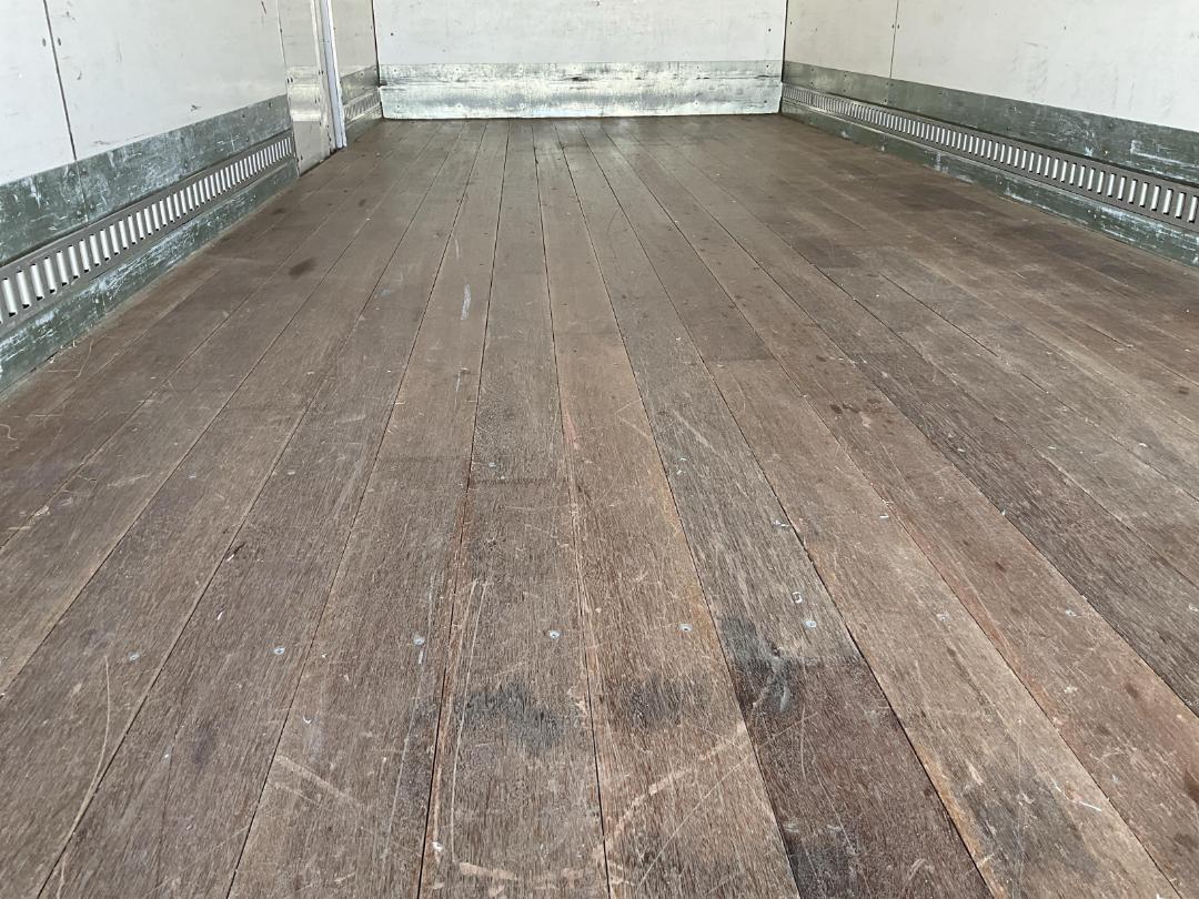 Photo '22' of Isuzu Forward BOXBODY/TAILLIFT Box Body