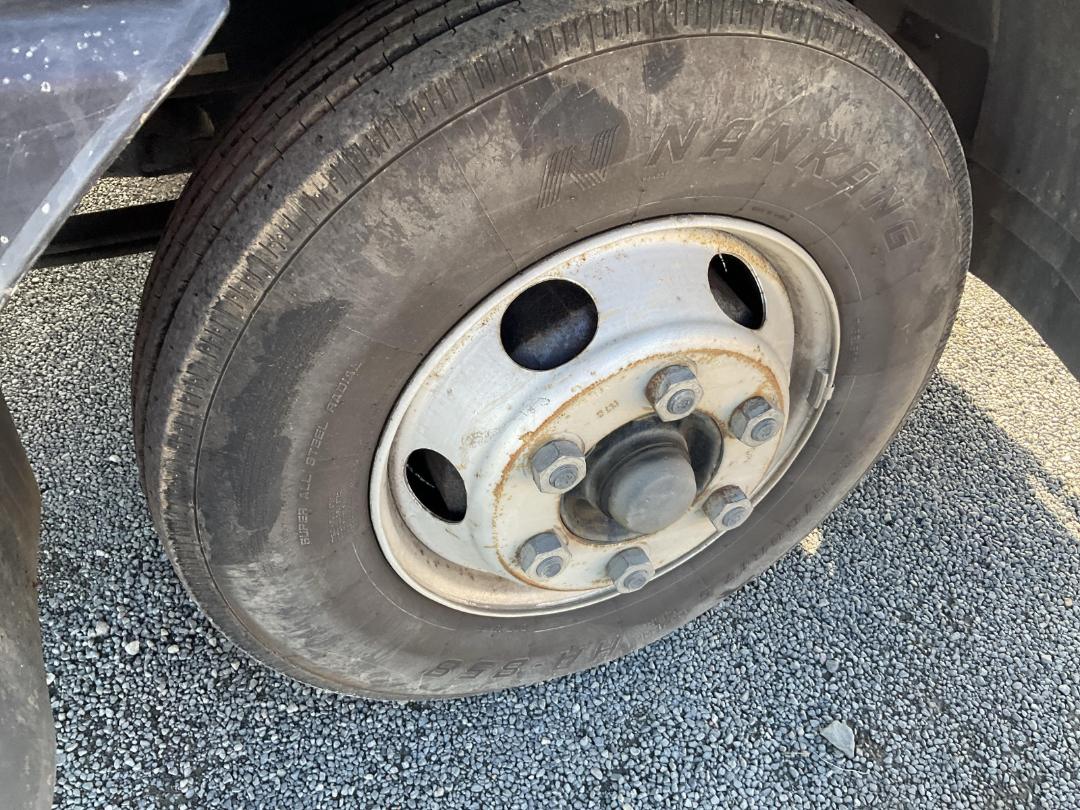 Photo '32' of Isuzu Forward BOXBODY/TAILLIFT Box Body