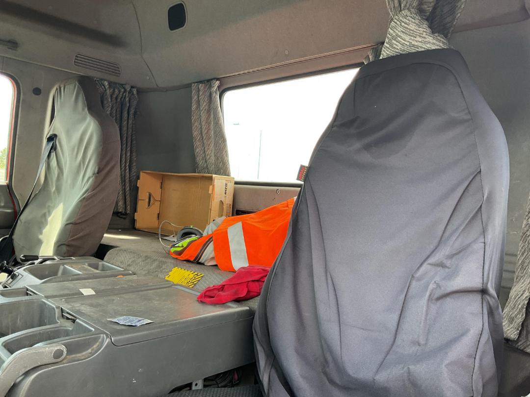 Photo '19' of Isuzu Giga CYH460LS Cab Chassis