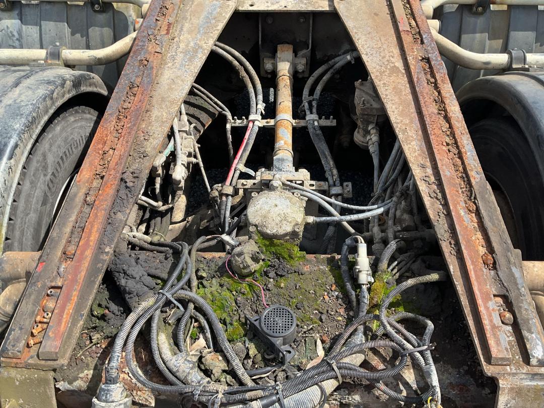 Photo '28' of Isuzu Giga CYH460LS Cab Chassis