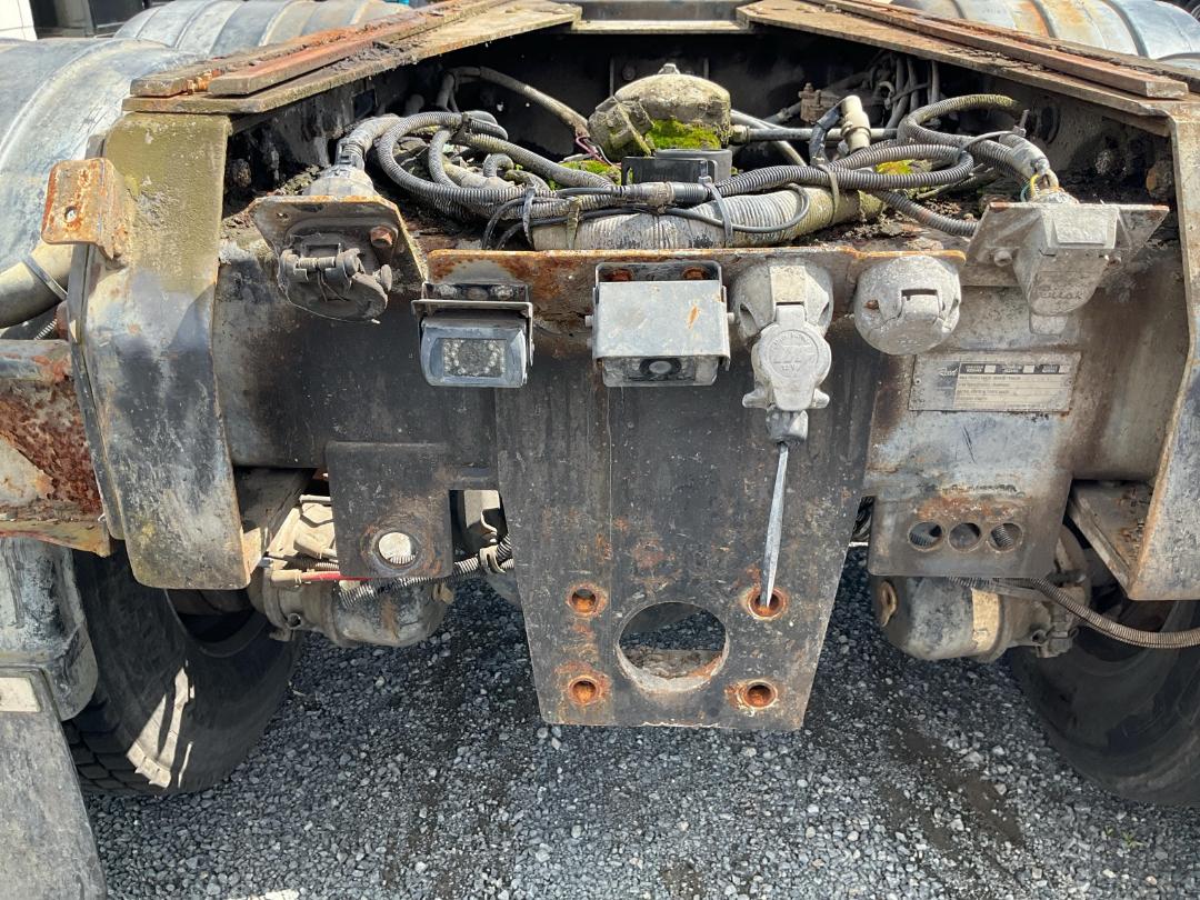 Photo '29' of Isuzu Giga CYH460LS Cab Chassis