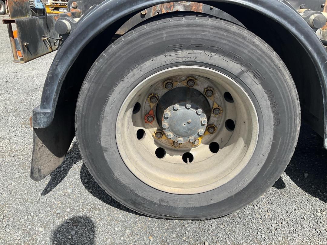 Photo '44' of Isuzu Giga CYH460LS Cab Chassis