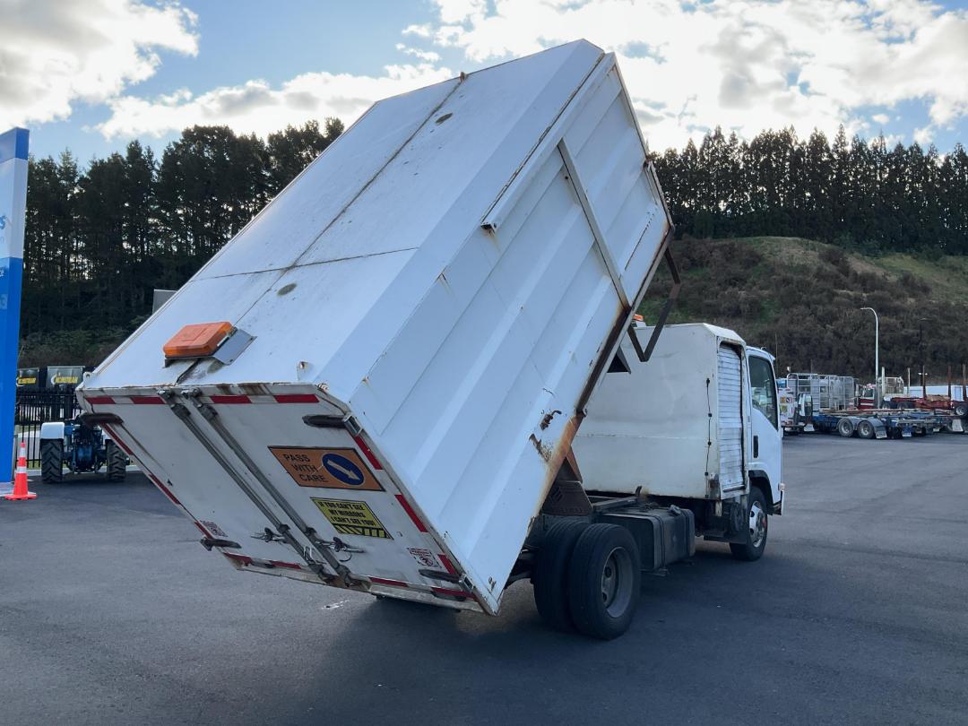 Photo '20' of Isuzu N Series NPR325M AMT Tipper