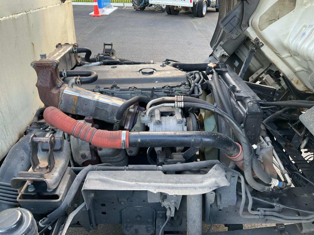 Photo '28' of Isuzu N Series NPR325M AMT Tipper