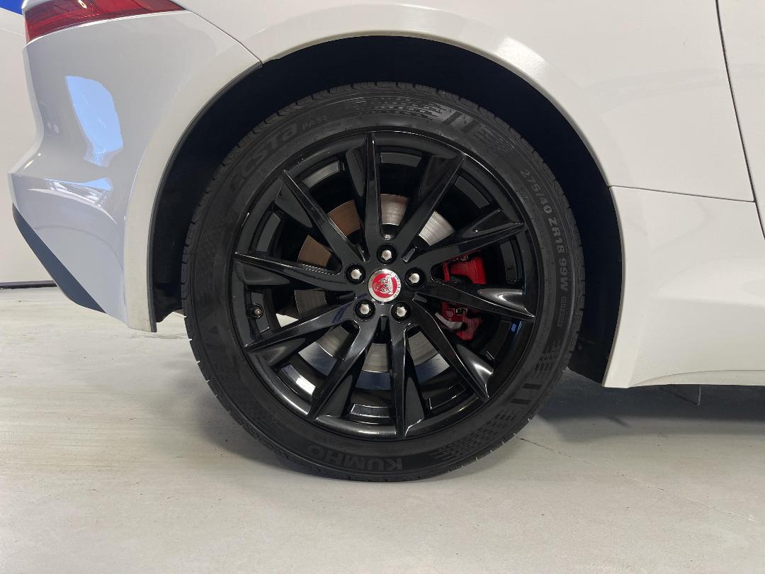 Photo '12' of Jaguar F-Type