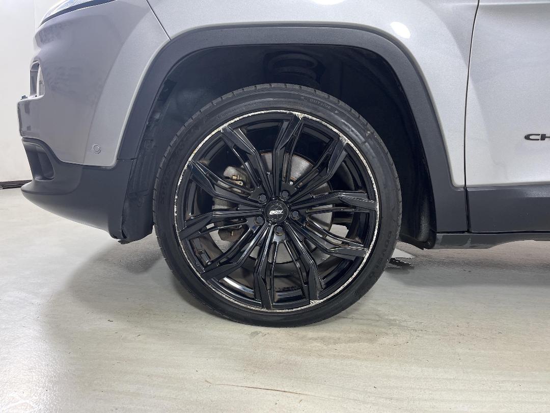 Photo '10' of Jeep Cherokee