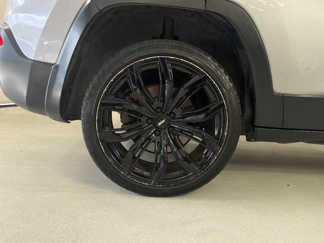 Photo '12' of Jeep Cherokee