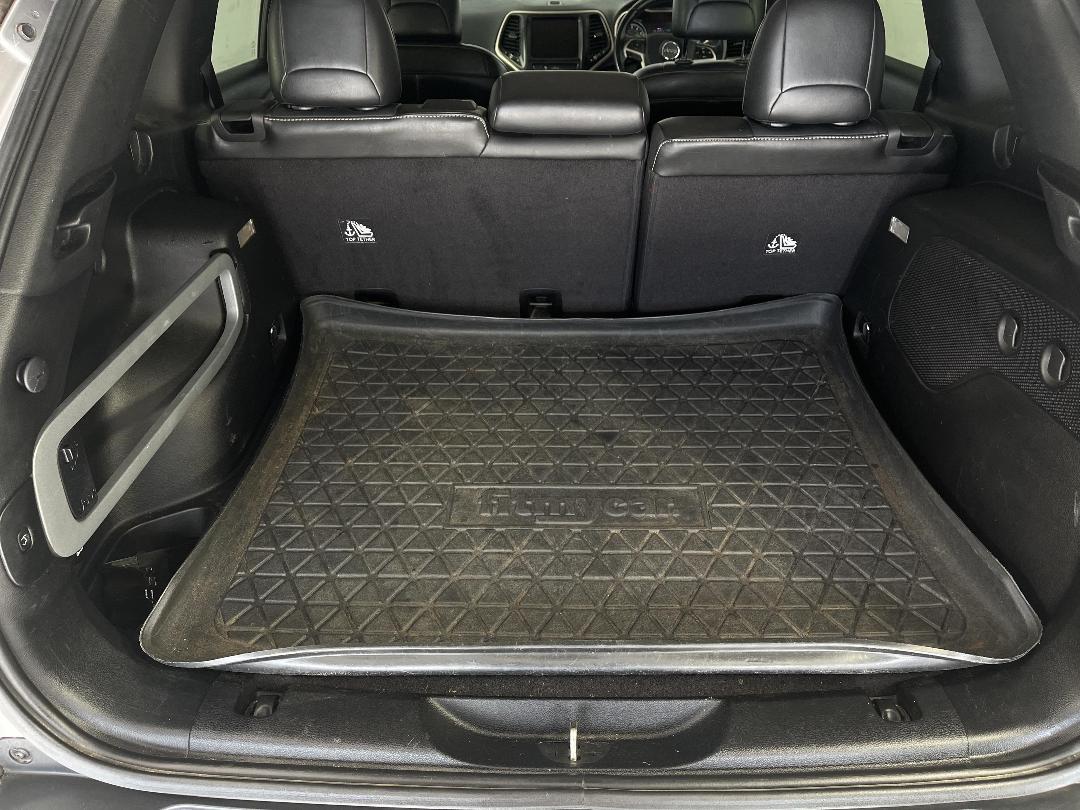 Photo '14' of Jeep Cherokee