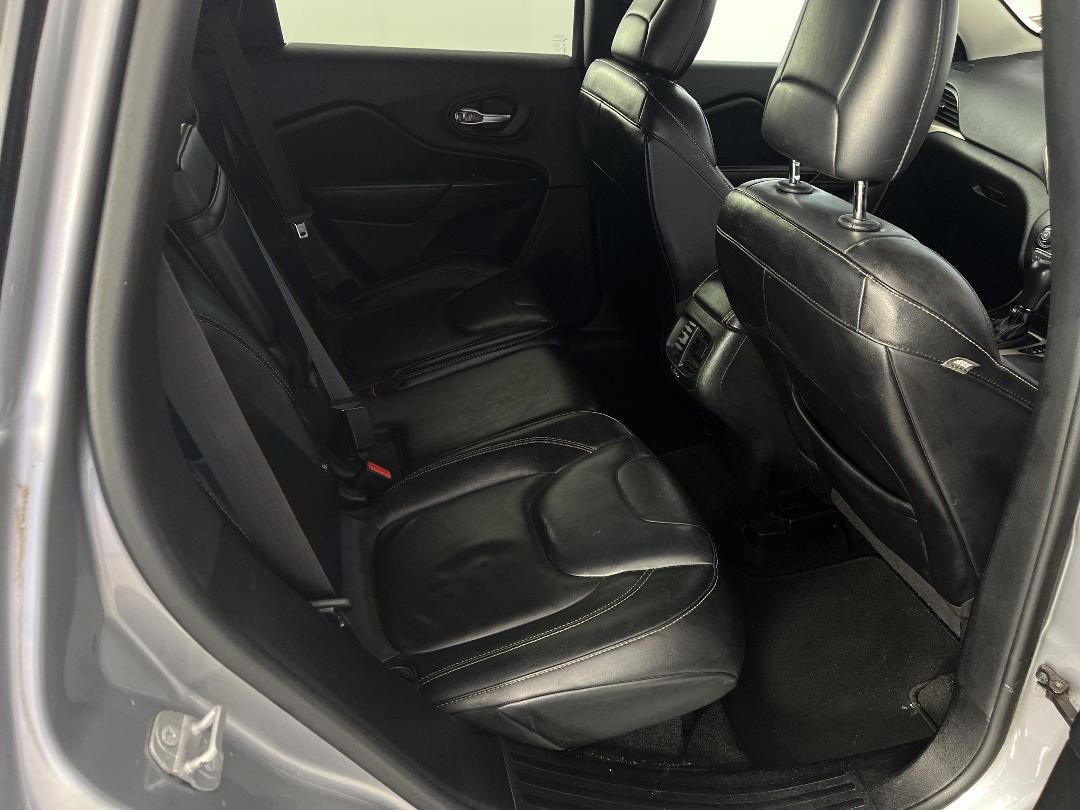 Photo '20' of Jeep Cherokee