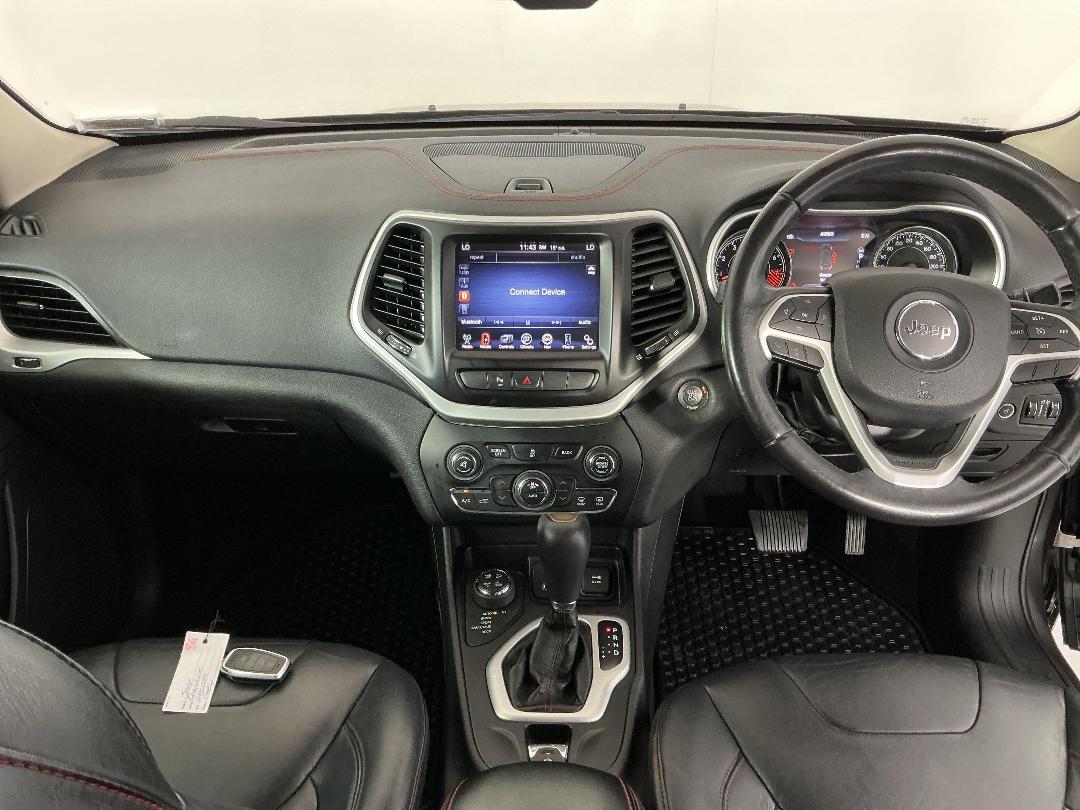 Photo '17' of Jeep Cherokee