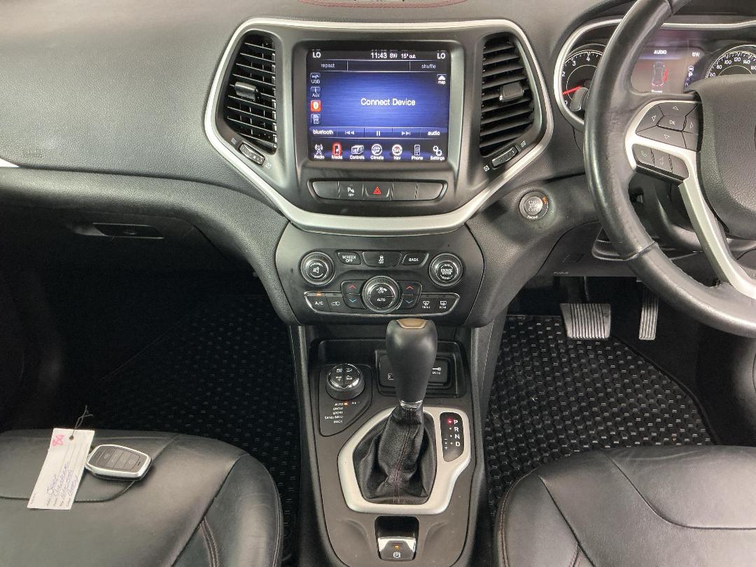 Photo '18' of Jeep Cherokee