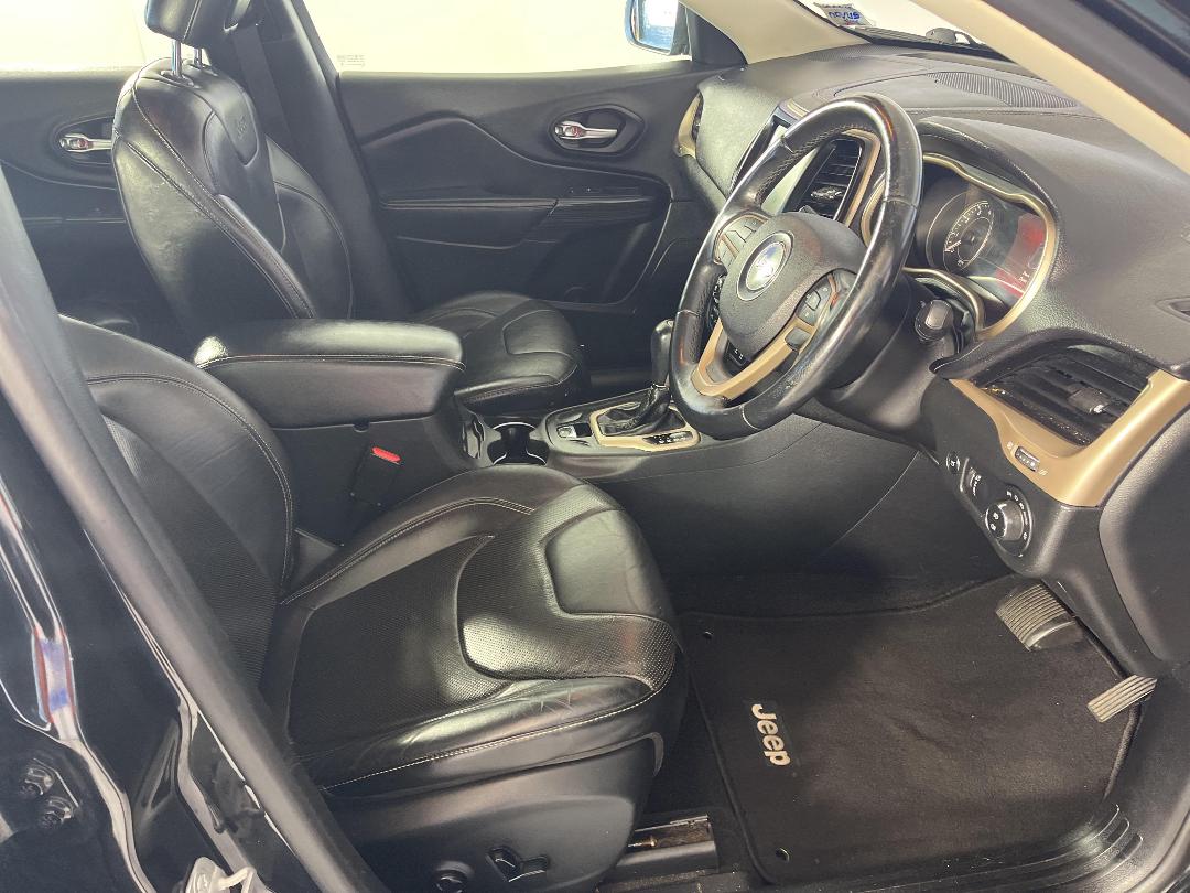 Photo '16' of Jeep Cherokee