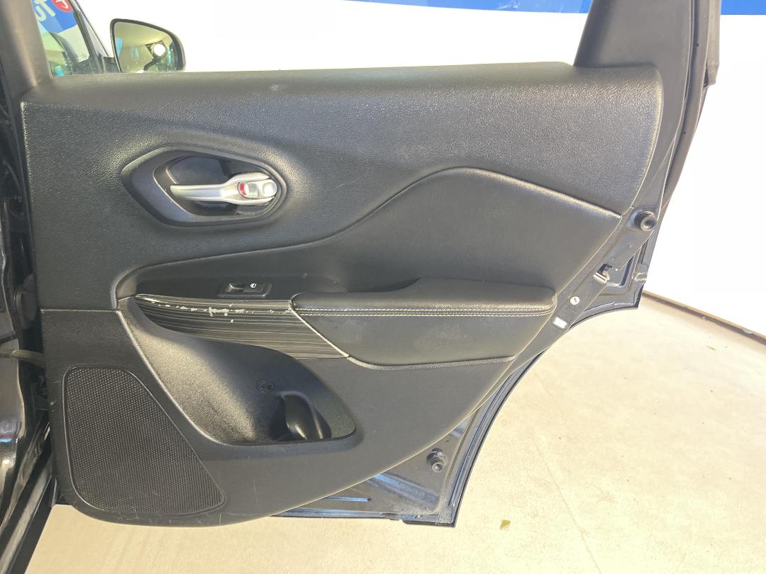 Photo '19' of Jeep Cherokee