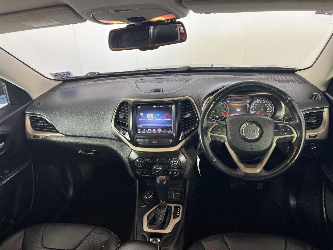 Photo '17' of Jeep Cherokee