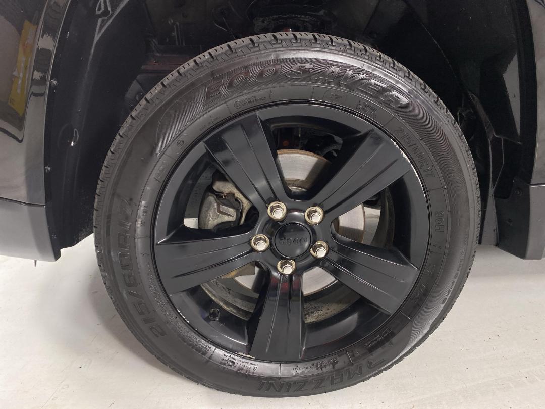 Photo '10' of Jeep Compass