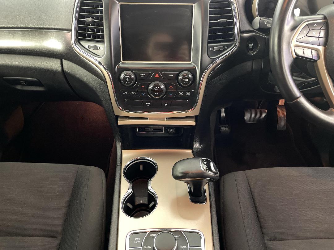 Photo '18' of Jeep Grand Cherokee